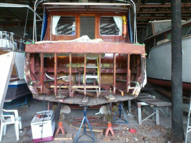 Chris Craft cruiser boat back end