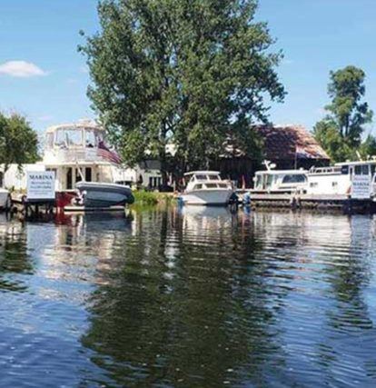 boats docked at Merrickville Marina