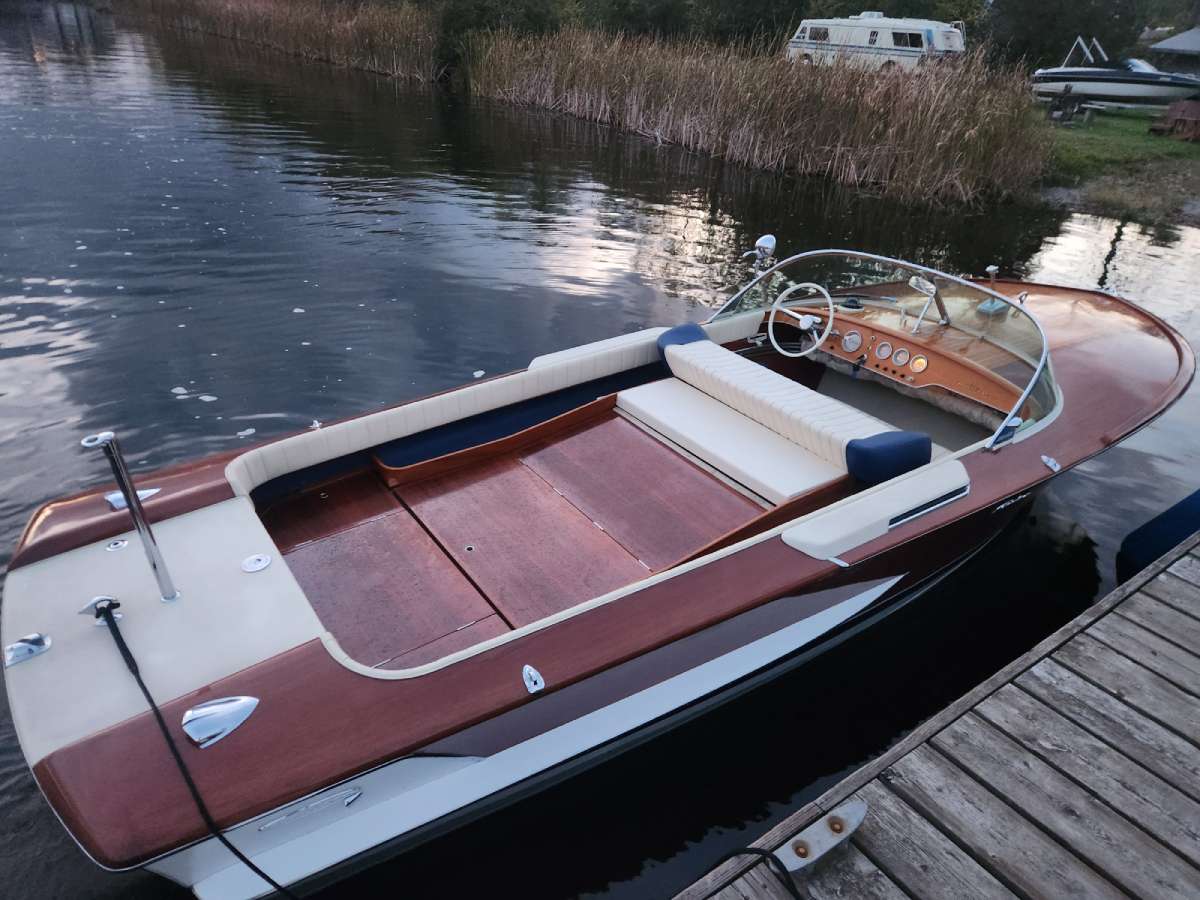 1977 Riva Olympic 22